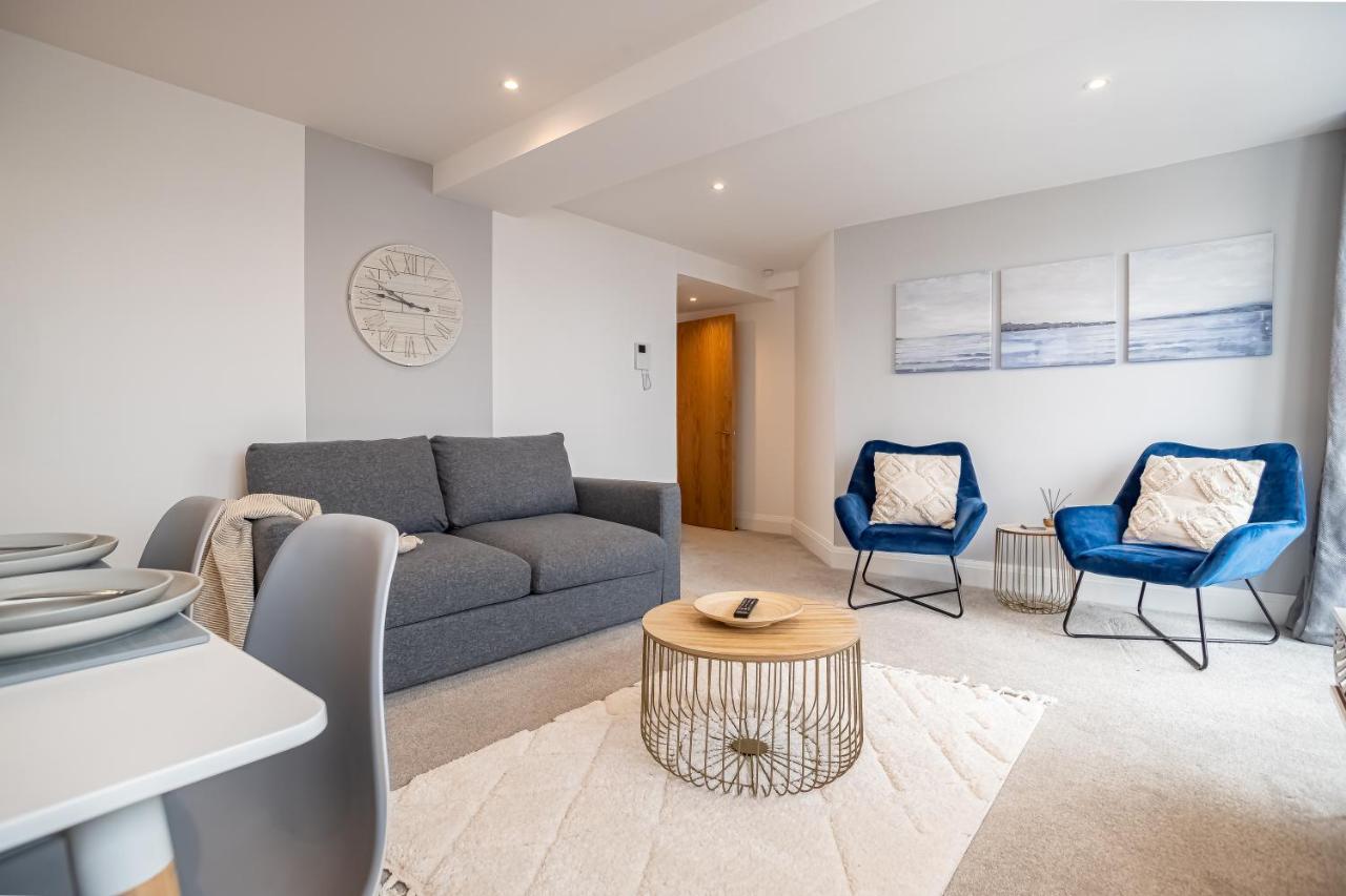 Elegant Fresh Spacious Two Bed Apartment - Juliet Balcony - Sea, Marina, Harbour Views, English Riviera Clock Tower Torquay Exteriör bild